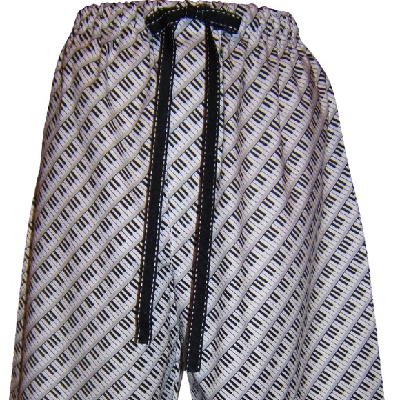 Piano Keys Shorts - Picture 1 of 1